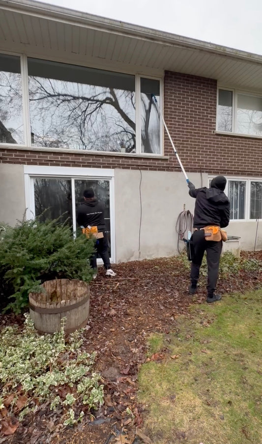 Cambridge Window Cleaning: Expertise vs Effort: Professional vs DIY Window Cleaning